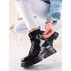 TRENDI Lacquered Workers With Buckle black 1