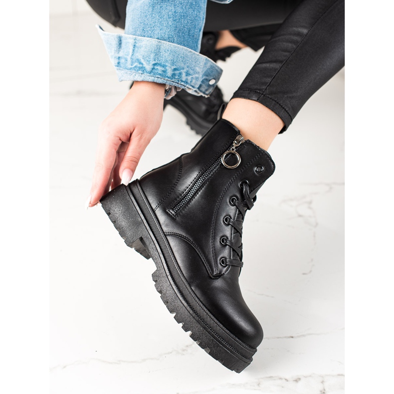 TRENDI Black Trappers With Zipper 1