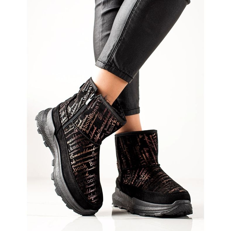 TRENDI Warm Mukluki On The Platform black golden 1