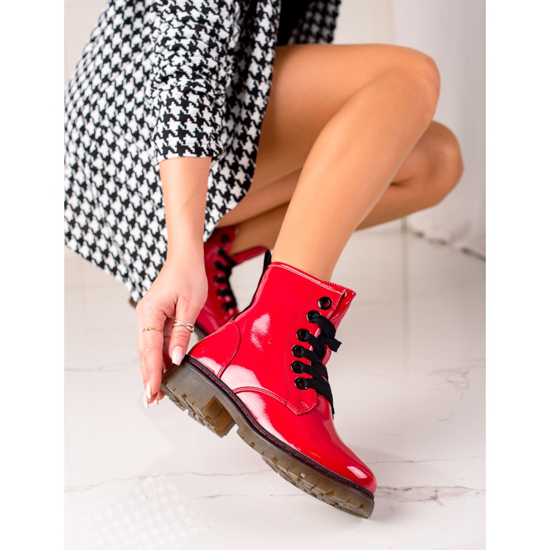 Evento Red lacquered boots 1