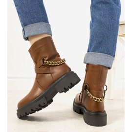 Brown insulated boots with Porta chain 2