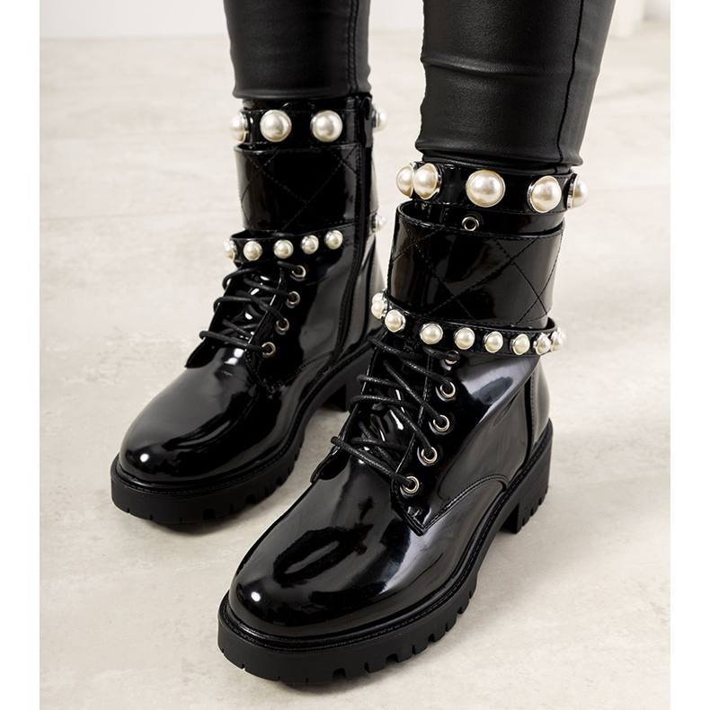 Black lacquered women's Corso shoes 1