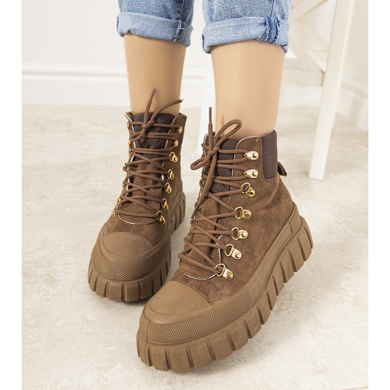 Brown insulated women's lace-up boots from Calabresi 2