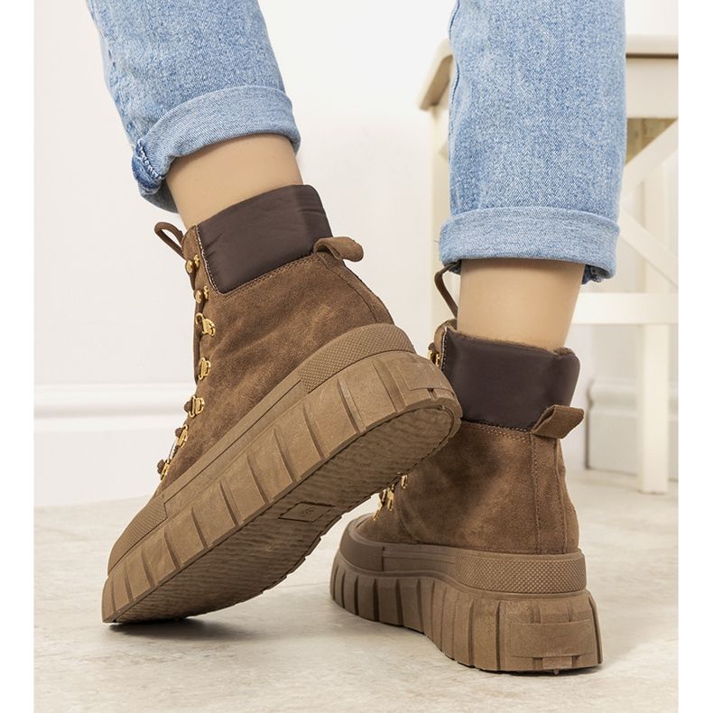 Brown insulated women's lace-up boots from Calabresi 1