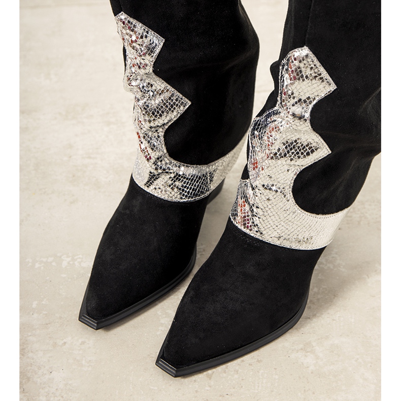 Black cowboy boots from Luciana 1