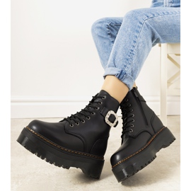 Black women's Henra insulated boots 2