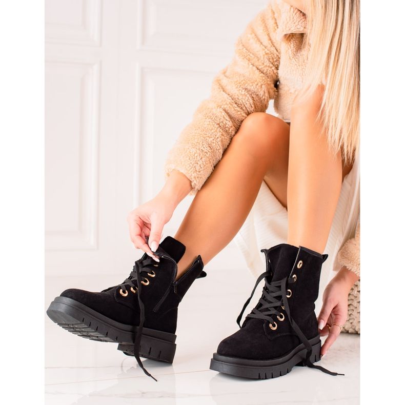 TRENDI Black suede boots 1