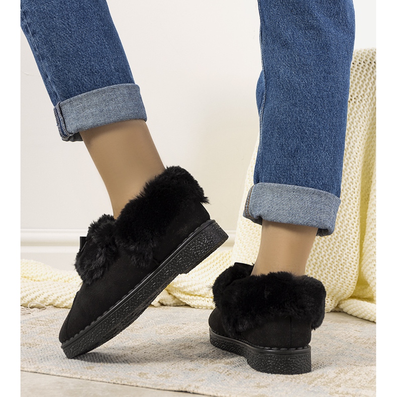 Black slippers with fur insulated Valle 1