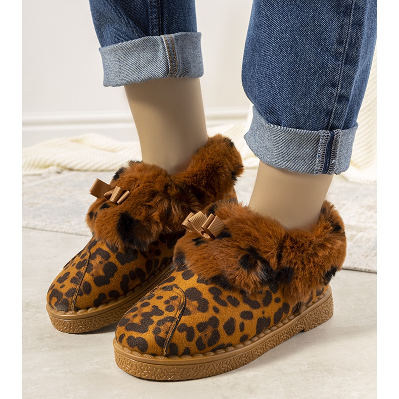 Brown slippers with fur insulated Valle yellow 1