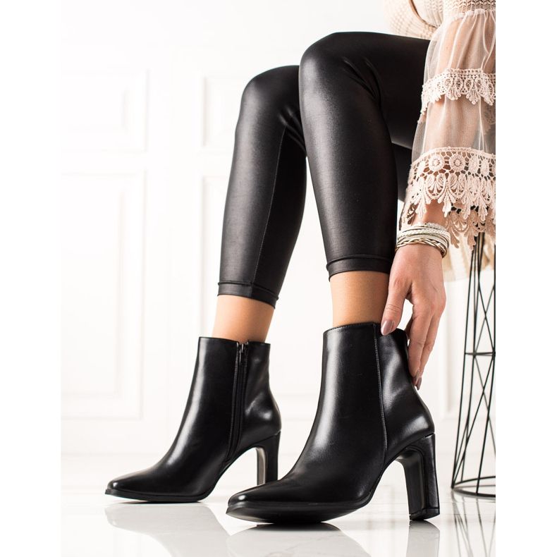 TRENDI Classic high-heeled boots black 1 TRENDI Classic high-heeled boots black 1