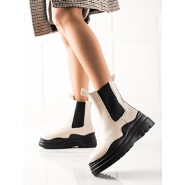 TRENDI Chelsea Boots On The Fashion Platform beige 1 TRENDI Chelsea Boots On The Fashion Platform beige 1