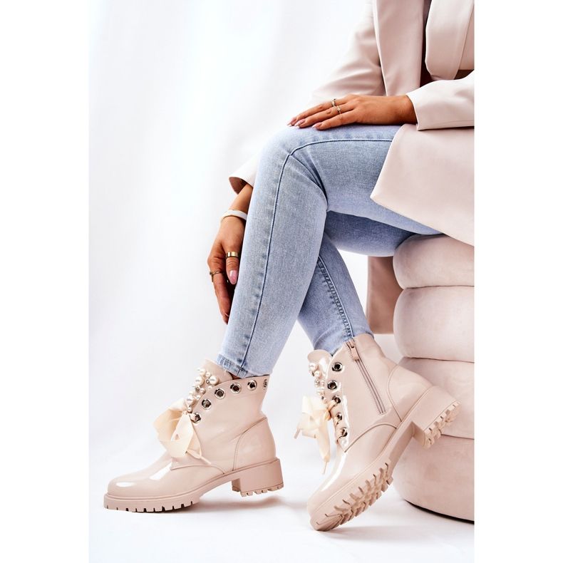 PL4 Lacquered Warm Workers With Beige Pearls 1