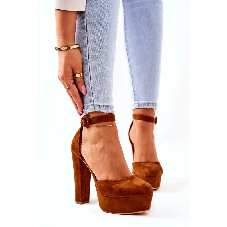 WS1 Pumps On A Post Camel Netel Suede Platform brown 1