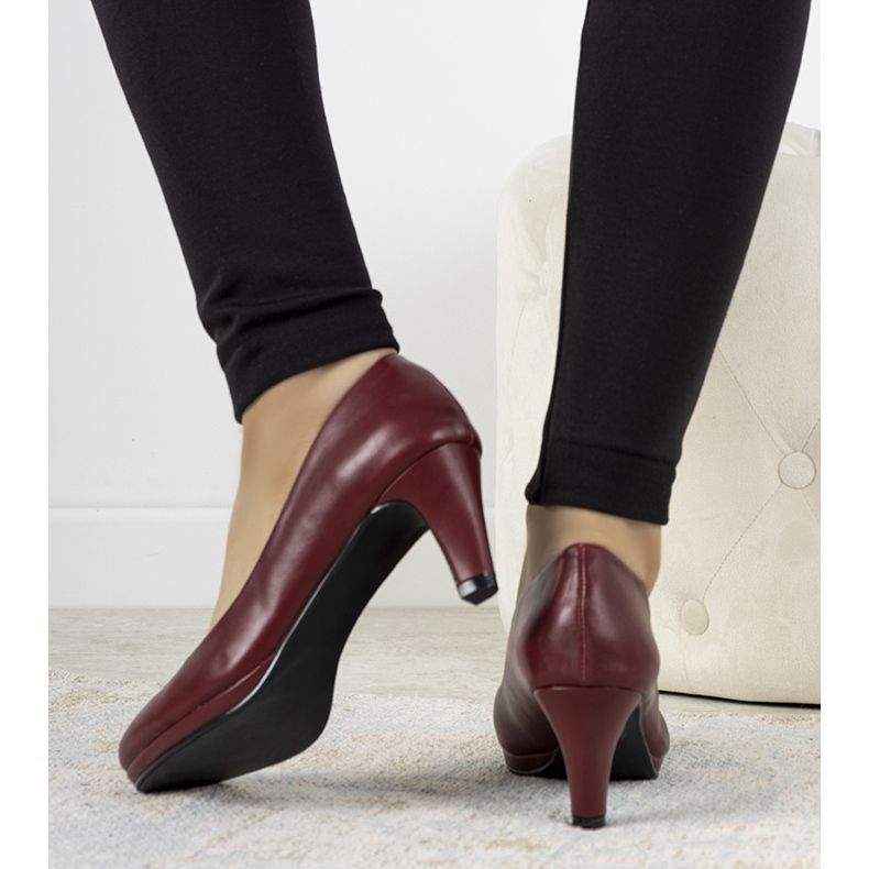 Burgundy pumps on a Fink leather heel black 1