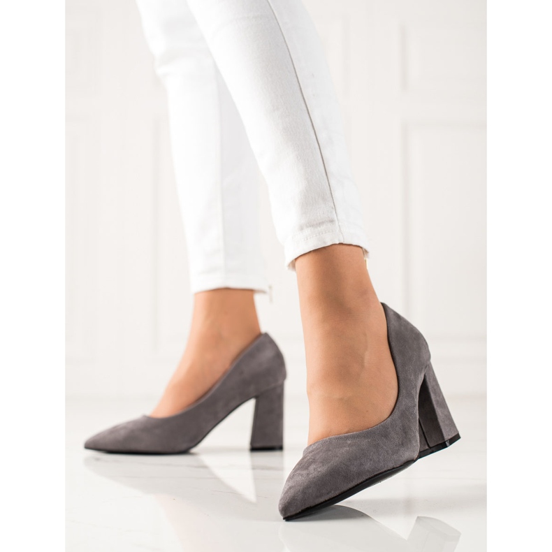 Bestelle Casual Pumps On A Bar grey 1