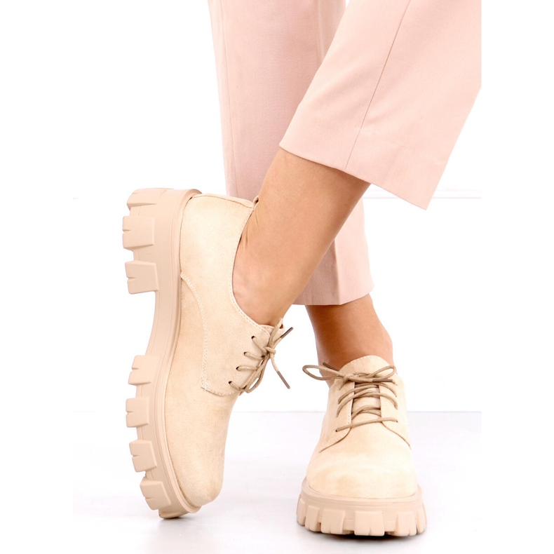 Shoes on a thick Apoll Beige sole 2