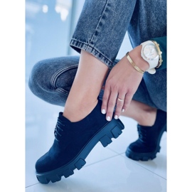 Shoes on a thick Apoll Black sole 2