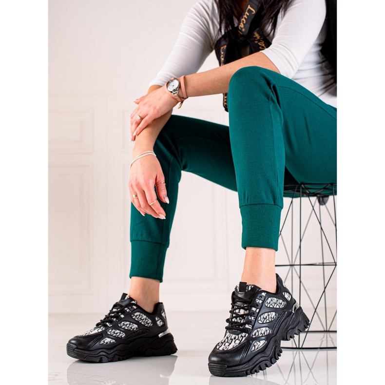 TRENDI Black Sneakers On The Platform 1