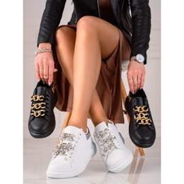 TRENDI Fashionable Sneaks With A Chain white 1