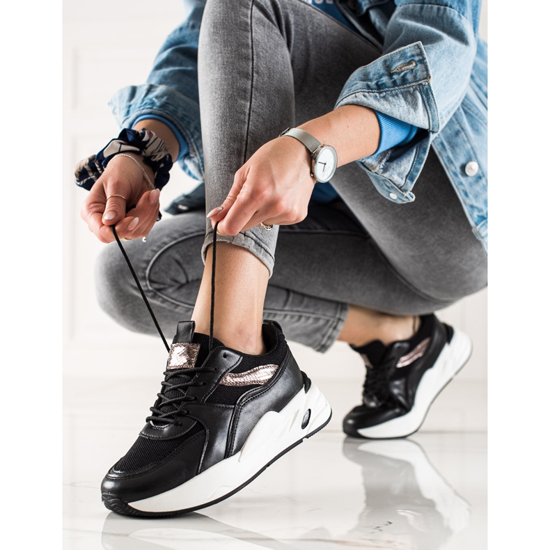 Ideal Shoes Sneakers On The Platform black 1