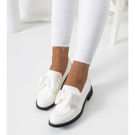 Khale white lacquered shoes 1
