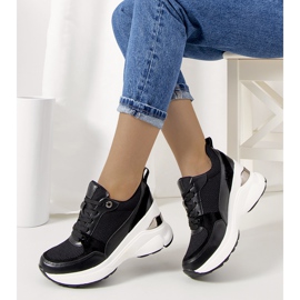 Black sneakers on the Cleveland wedge 1