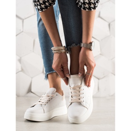 Ideal Shoes Classic white sneakers 2 Ideal Shoes Classic white sneakers 2