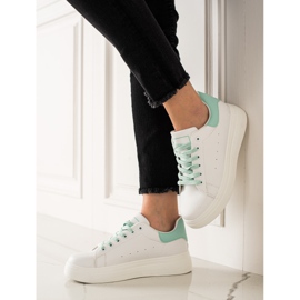 Ideal Shoes Classic white sneakers green 1 Ideal Shoes Classic white sneakers green 1