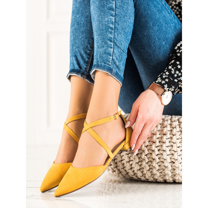 Sabatina Mustard Pumps In Spitz yellow 1 Sabatina Mustard Pumps In Spitz yellow 1