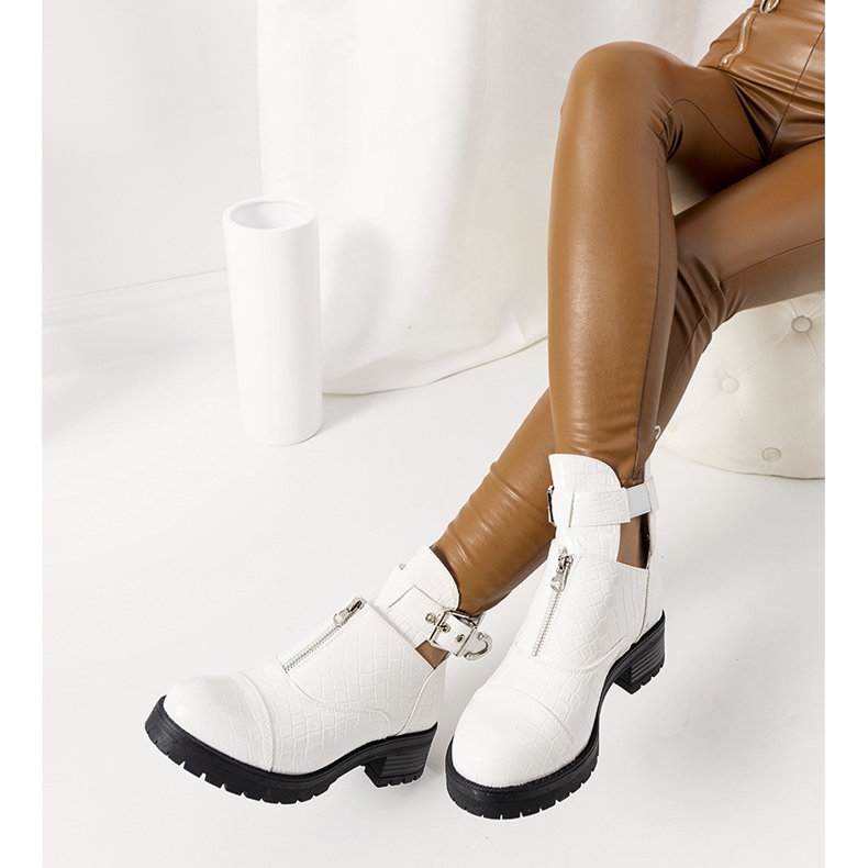 White lacquered boots from Rosanne 1