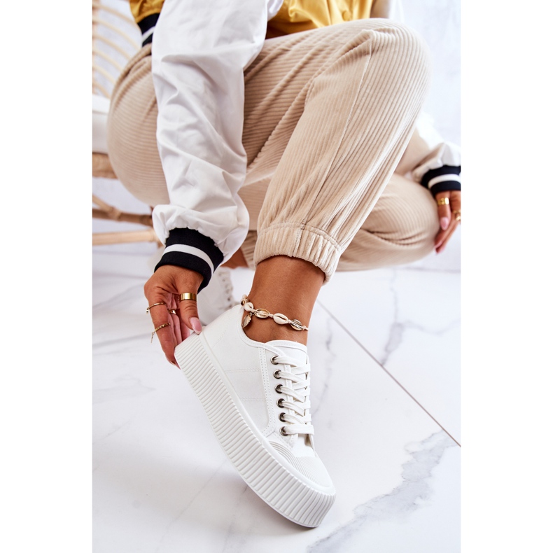 FB2 Low Sneakers On The White Mischa Platform 1