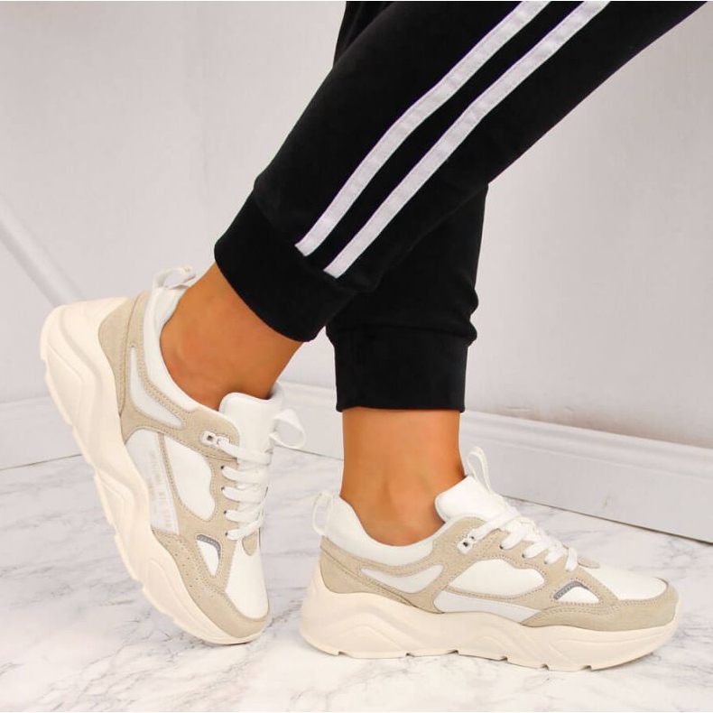 Sneakers on the platform Big Star W GG274657 white 2