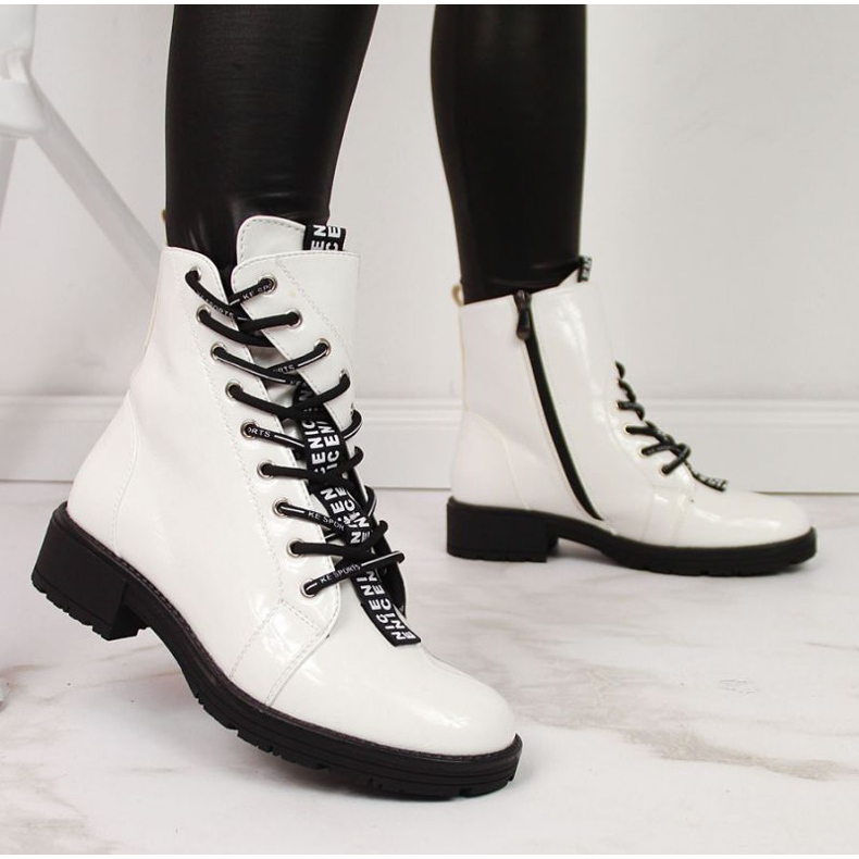 Vinceza W JAN32B white lacquered asymmetrical boots 2