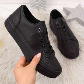 Black low-top sneakers on the Big Star W II274098 platform 1