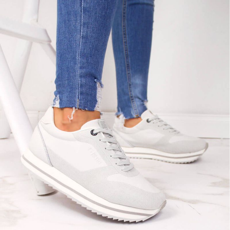 Shoes on the platform Big Star W II274216 white 2