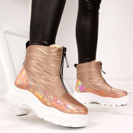 Snow boots on the Vinceza W JAN46C holo platform golden 2