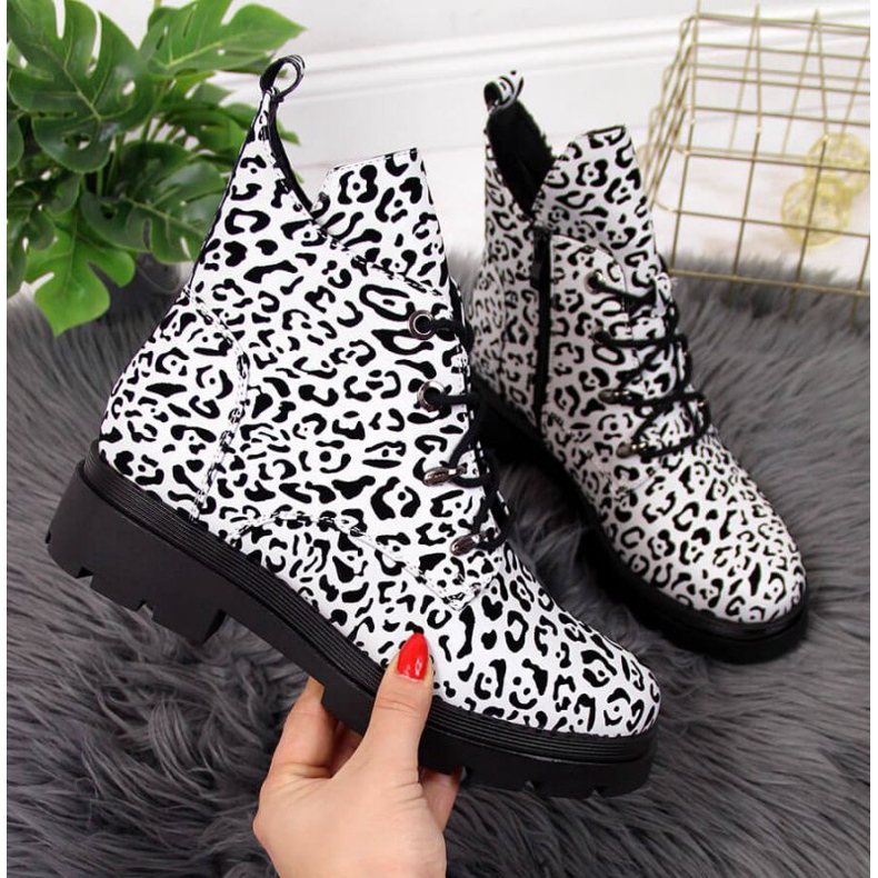 Insulated boots Filippo W PAW284B white black 1