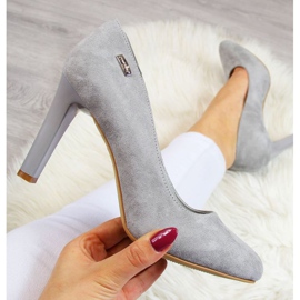 Pumps on the Sergio Leone W SK3R post gray 1