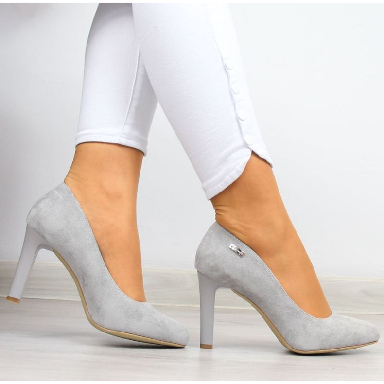 Pumps on the Sergio Leone W SK3R post gray 2