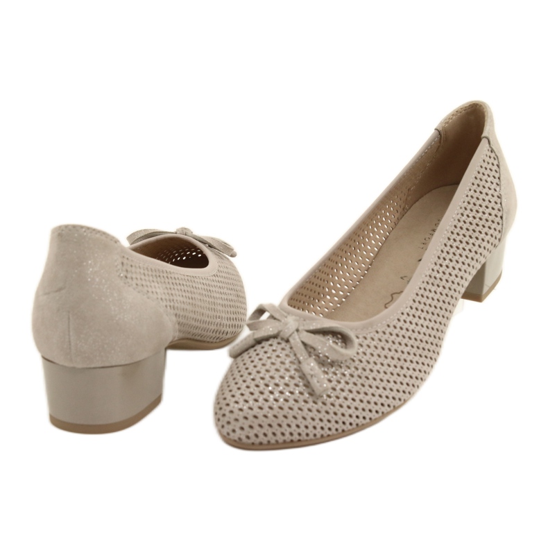 Women's pumps Caprice 22500-28 beige silver 5