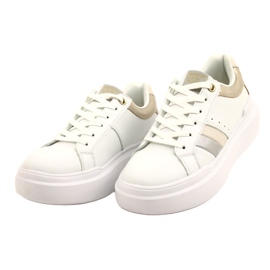 American Club Women's sports sneakers on a thick white sole 2