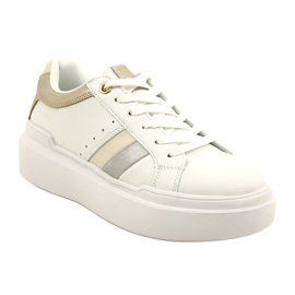 American Club Women's sports sneakers on a thick white sole 1