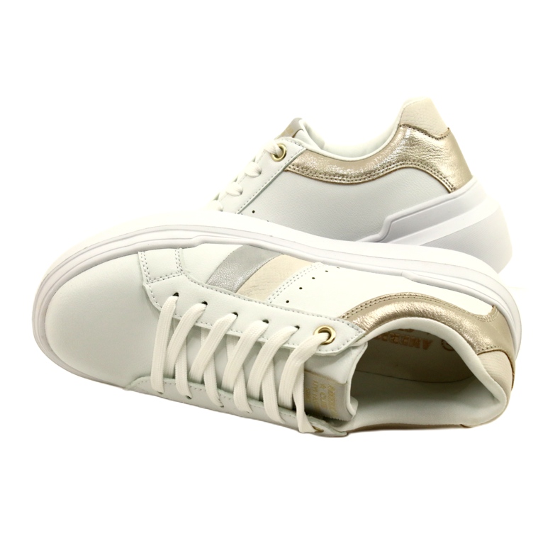 American Club Women's sports sneakers on a thick white sole 4