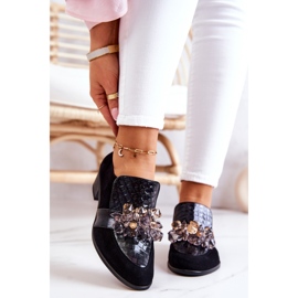 Suede Shoes With Black Davine Decoration 2