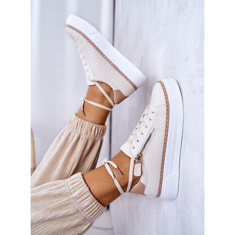 FB2 Sports Shoes On The Beige Platform Louis 1