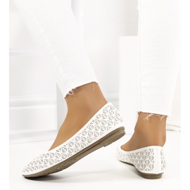 White ballerinas with an openwork Grie pattern 1