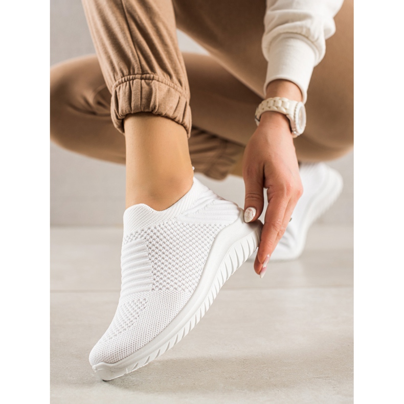 TRENDI Comfortable Slip-On Sneakers white 1