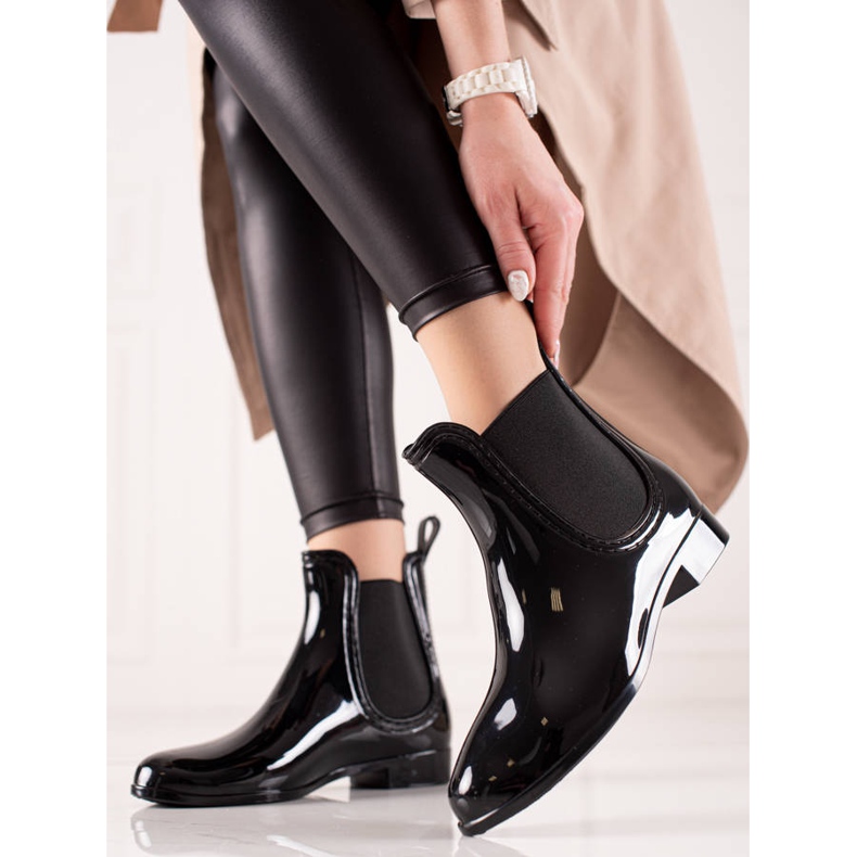 TRENDI Lacquered galoshes black 1
