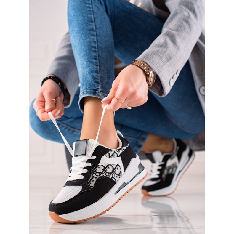 TRENDI Tied Sneakers On The Platform white black 1