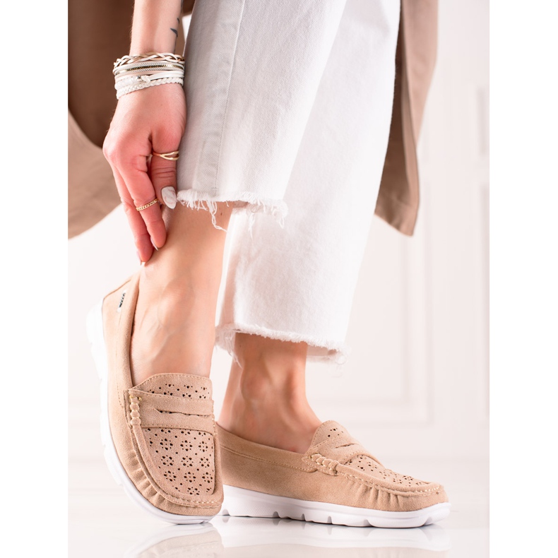 Goodin Loafers with an openwork pattern beige 1
